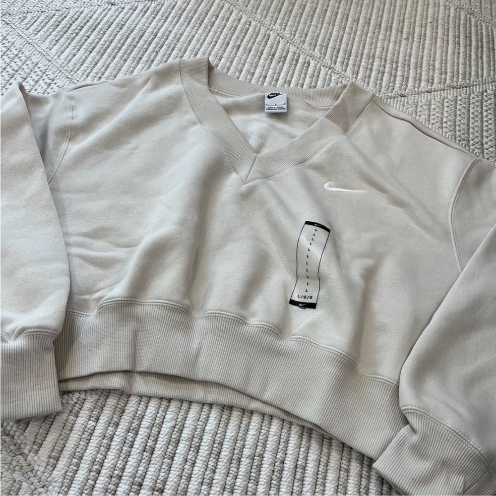 Nike Sportswear Phoenix Fleece Women's Cropped V-Neck Sweatshirt 
Size: Large - Picture 3 of 5